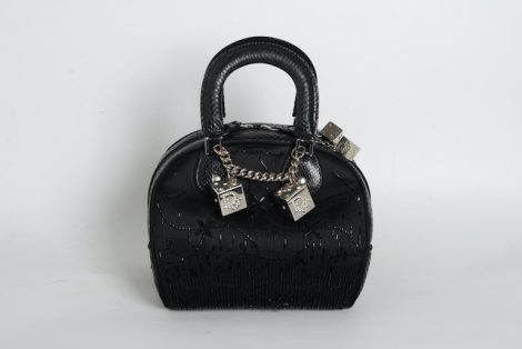 Лімітована сумочка Dior, шовк, бісер, шкіра пітона, в гарному стані. 